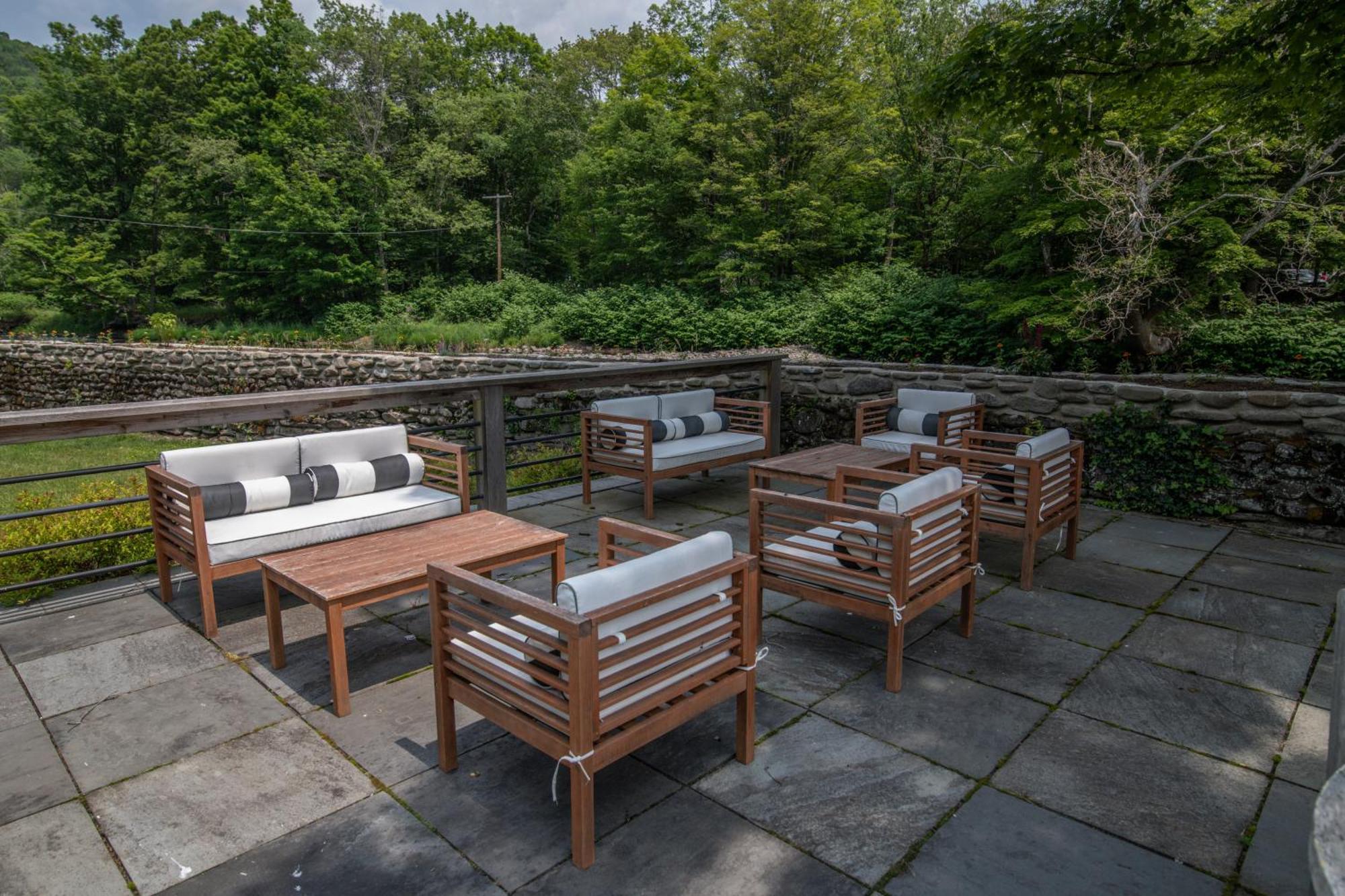Antrim Streamside Hotel Livingston Manor Exterior photo