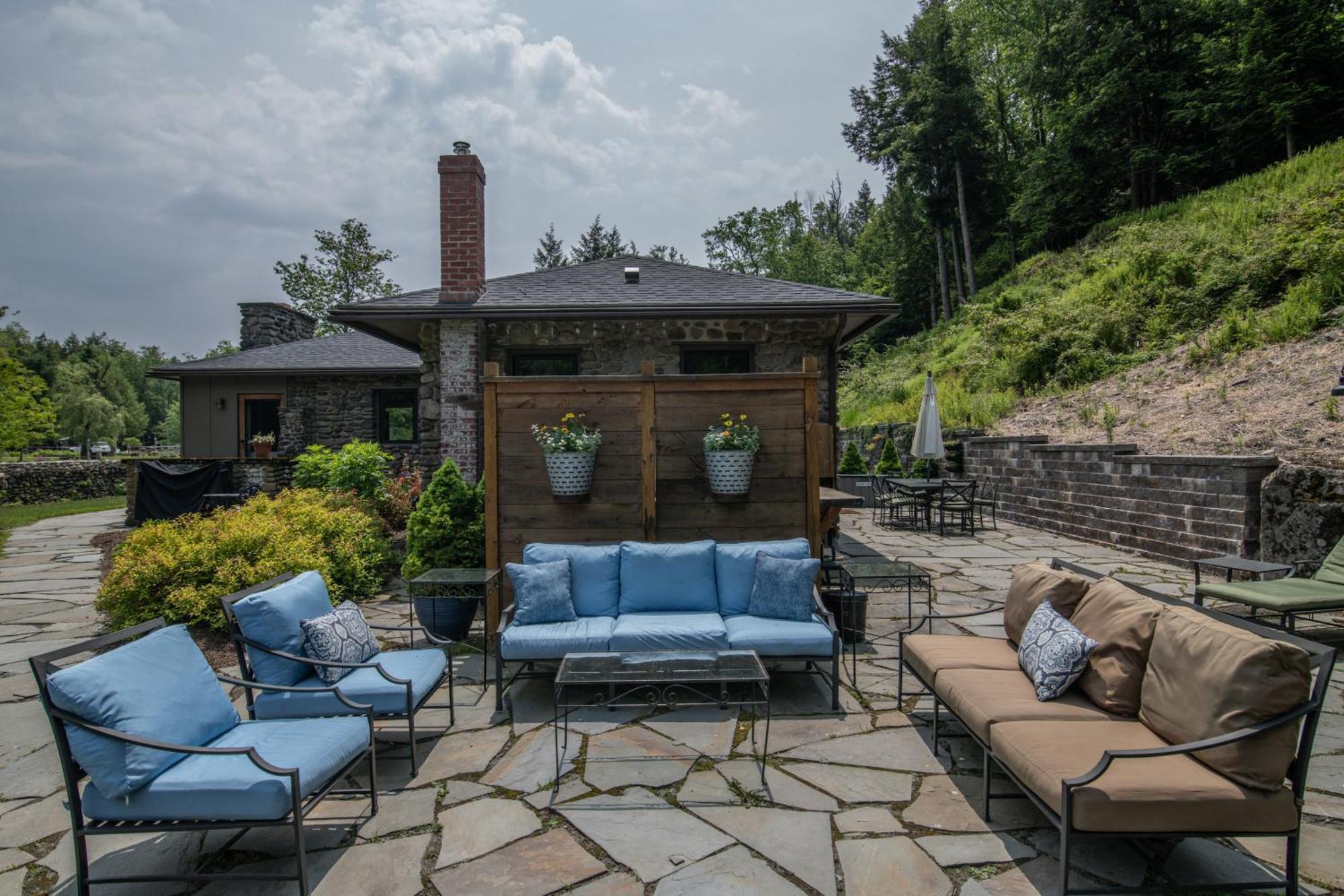 Antrim Streamside Hotel Livingston Manor Exterior photo