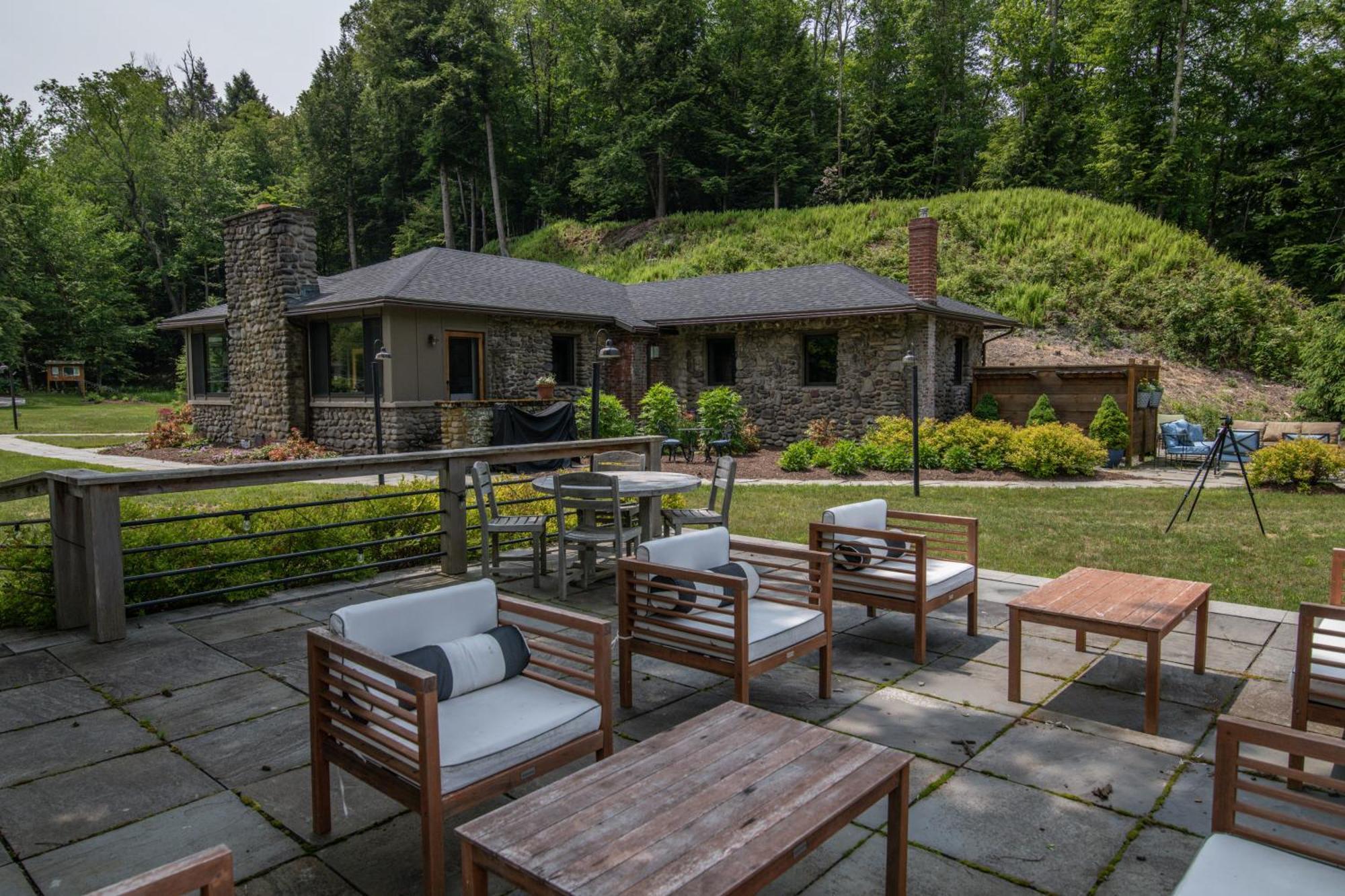 Antrim Streamside Hotel Livingston Manor Exterior photo