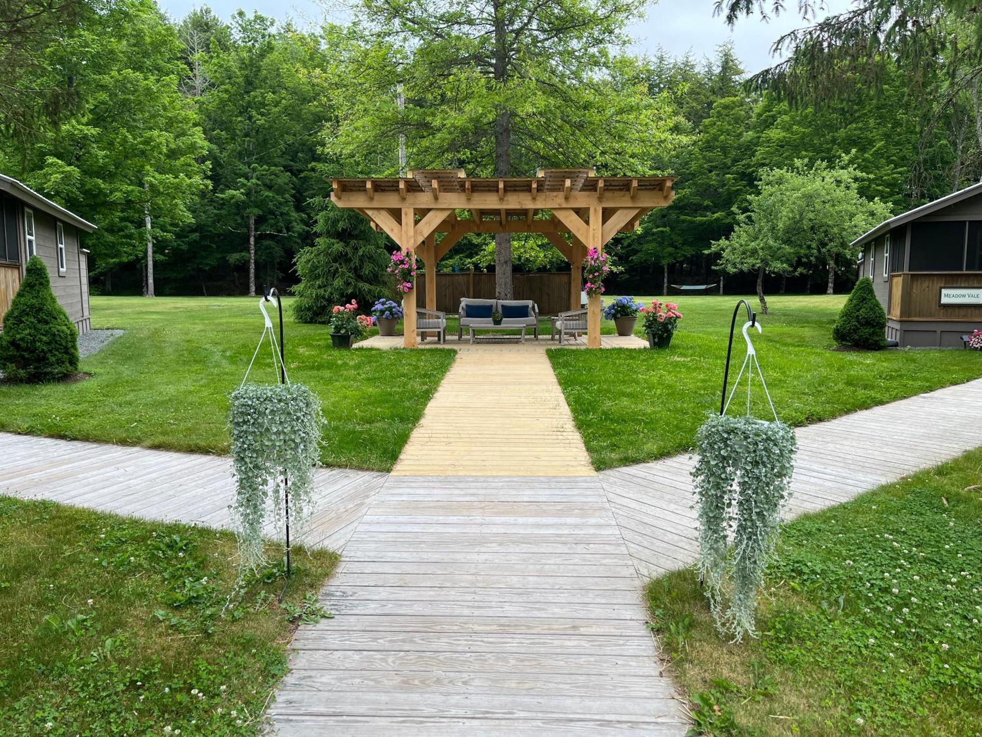 Antrim Streamside Hotel Livingston Manor Exterior photo